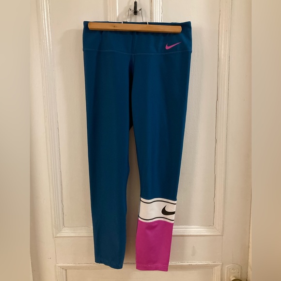 NIKE matching set windbreaker and leggings - Picture 4 of 5